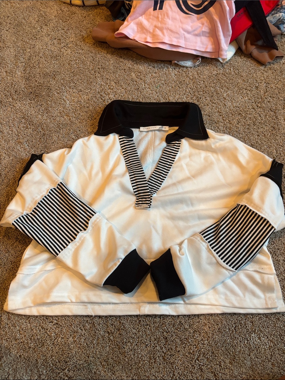 altard state black and white v neck sweatshirt